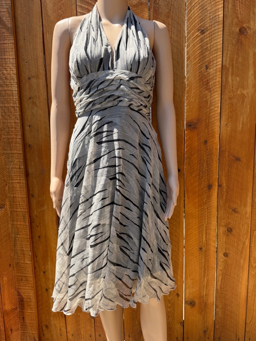 ECI New York Halter Neck Black & White Dress with Silver & Gold Threading - 4 - Picture 3 of 16